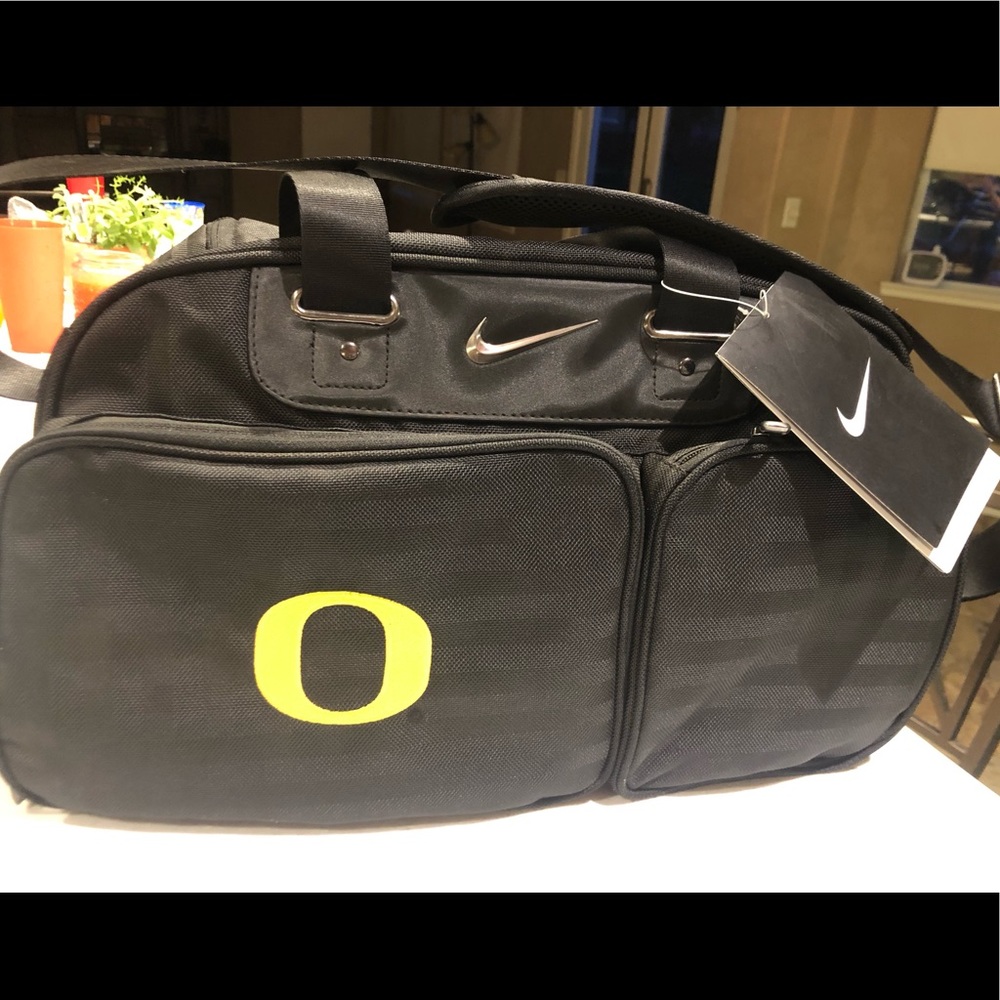 University of Oregon travel and toiletry bag